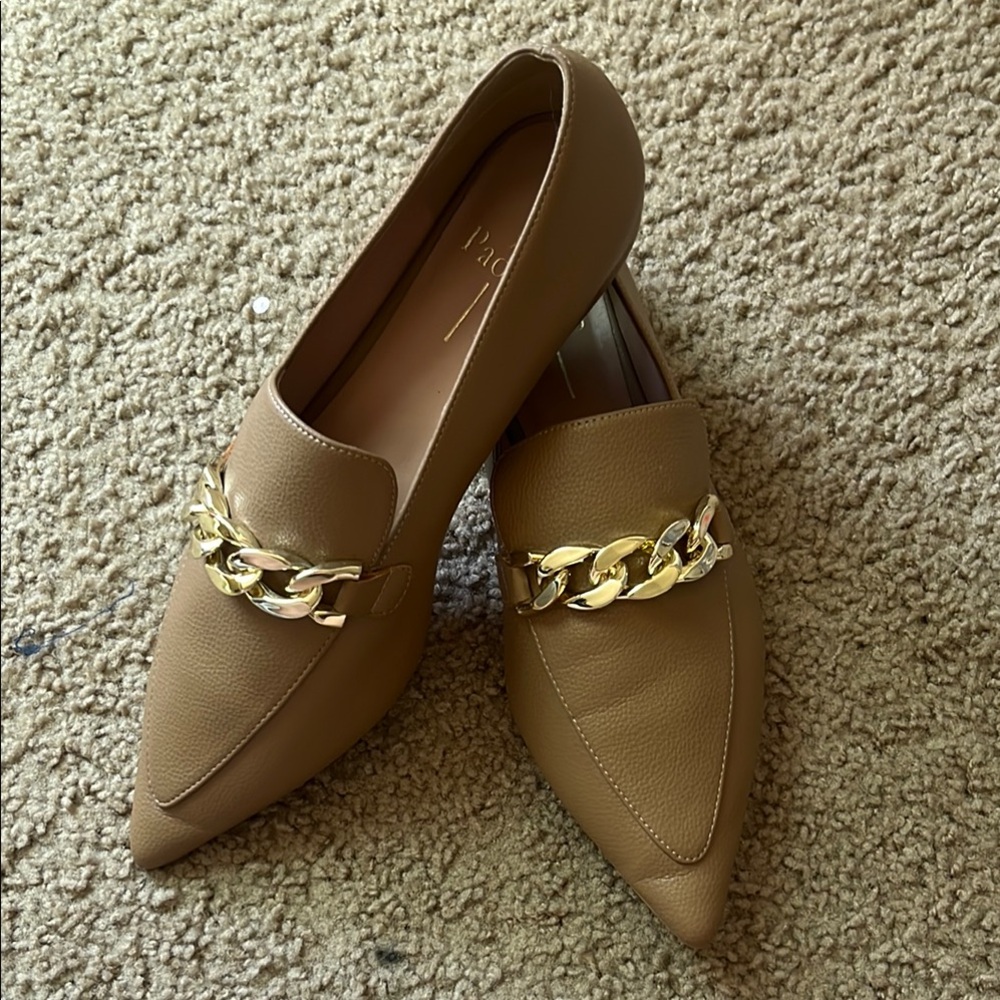 Paolo Tan Loafers with Gold Chain
